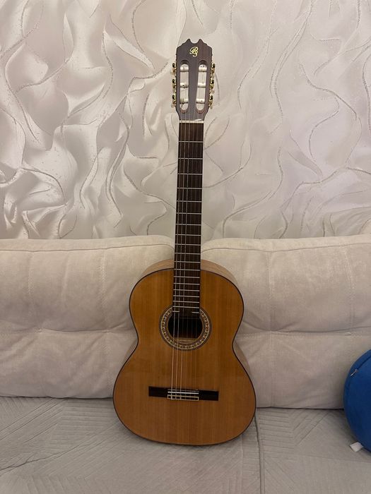 Продам испанскую гитару