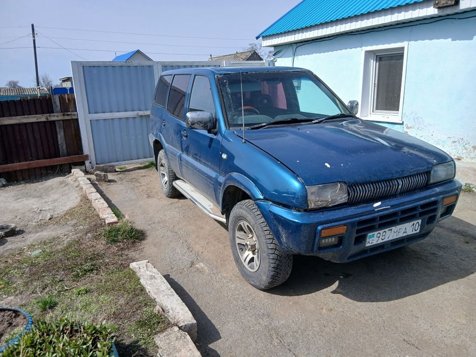 Продам Nissan Mistral