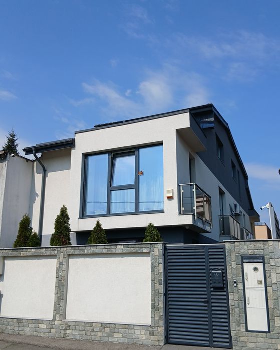 Casa p+1+m sector 1 zona mall Coloseum