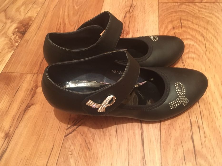 Продам женские туфли