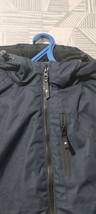 Продам куртку на мальчика