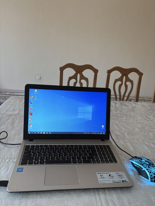 Продам Asus в Хорошем состояний