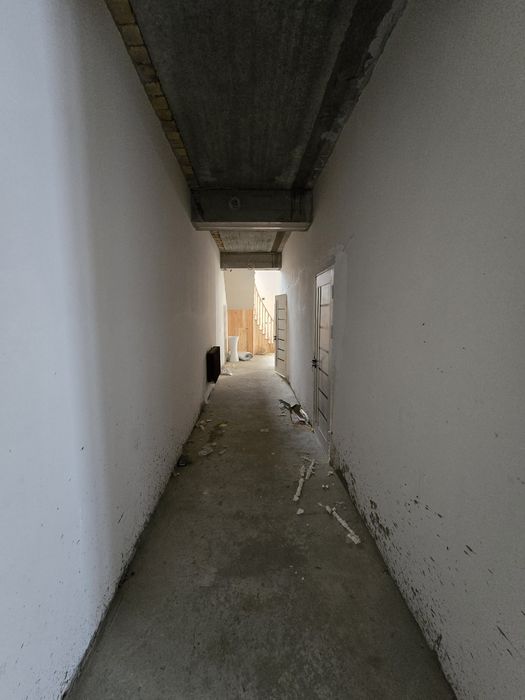 Ховли жой сотилади. Ок сувог холатида