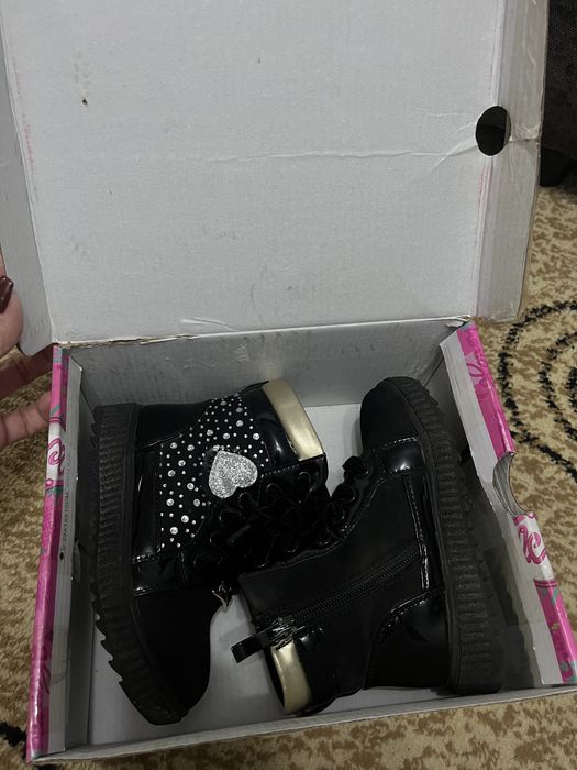 Ботинки осенние на девочку 25 размер