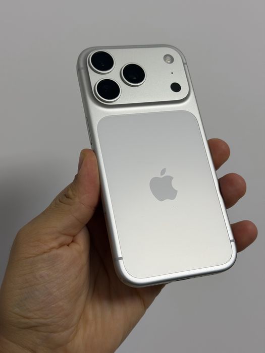 IPhone 17 pro 256 GB Neverlock Silver 100% batarie