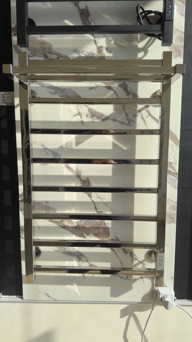 Полотенцесушитель с полочкой электрический.