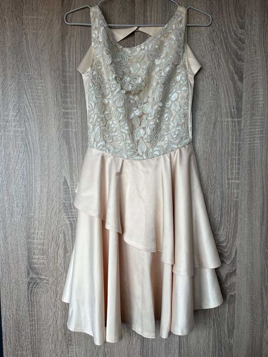 Рокля Юнона носена  веднъж