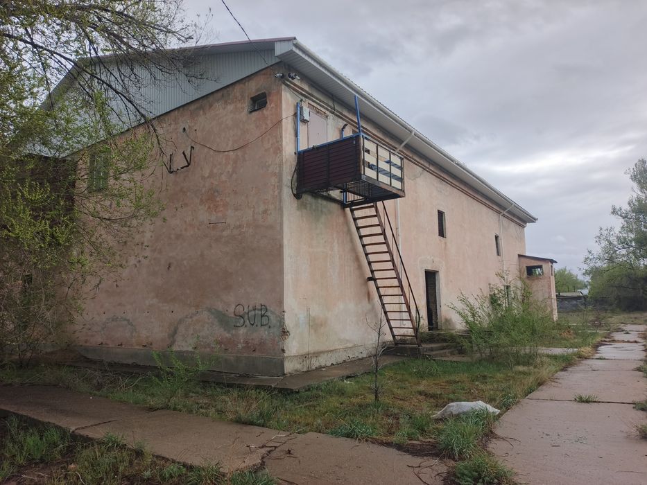 Продам двухэтажное здание 1500 кв. м