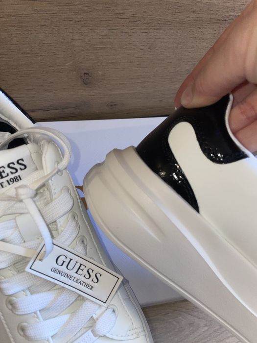 Guess кец 40номер  ест.кожа