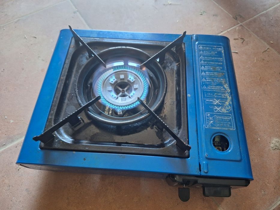 Газова котлон с малка бутилка