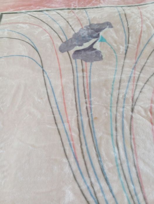 Стилно испанско одеяло за спалня