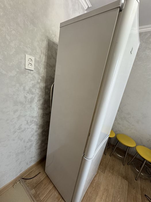 Холодильник indesit