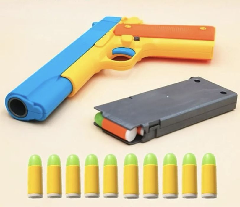 Продается крутой игрушечный пистолет с патронами