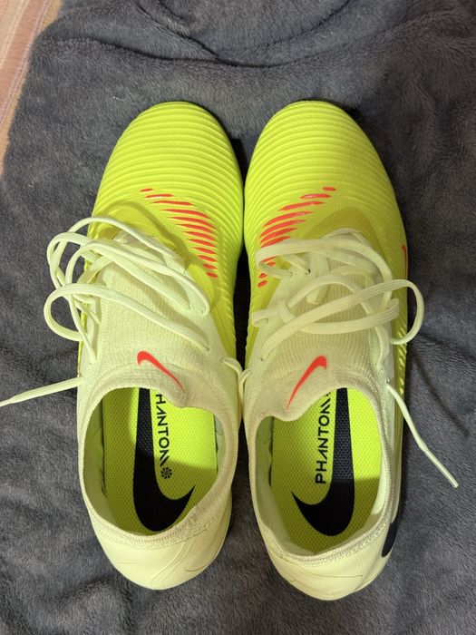 ghete fotbal nike phantom 6 low pro