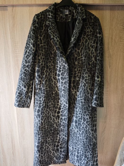 Geaca lunga H&M animal print mărimea 34