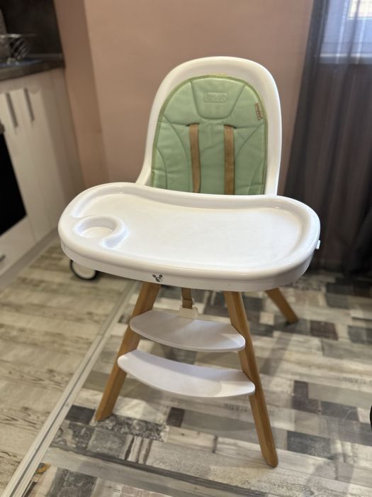 Детски стол за хранене Cangaroo с дървени крака