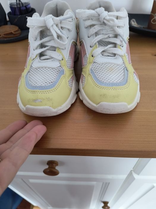 Adidași Reserved mărime 33 fetita