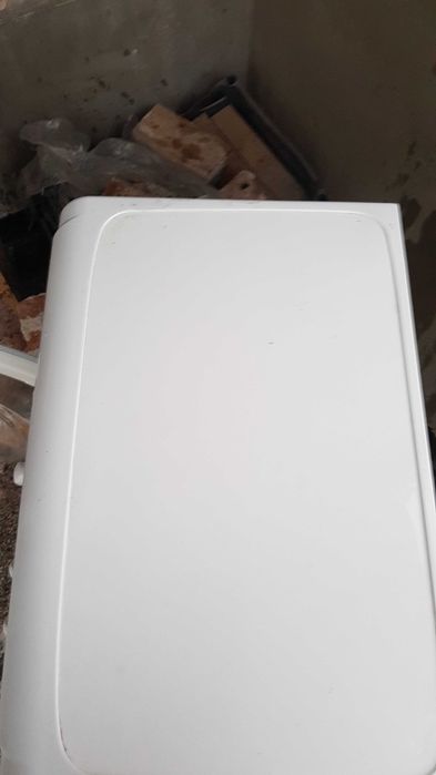 пералня  Indesit, работеща до 6 кг.