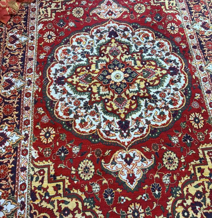 Gilamlar  sotiladi
