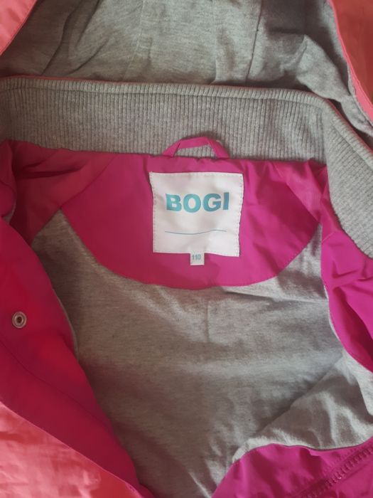 Продам куртки на девочку Европа