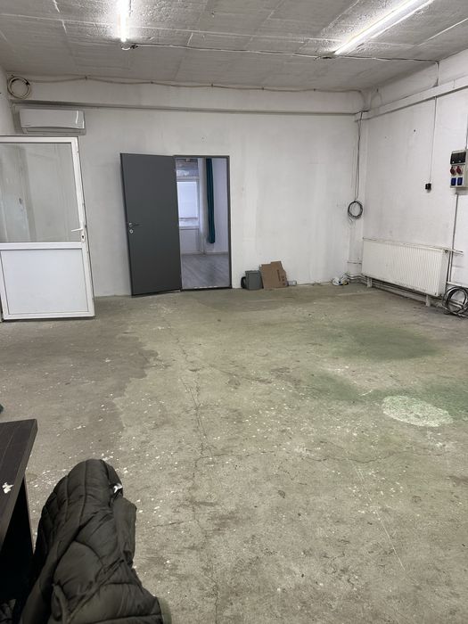 Proprietar Inchiriez hala zona Miorita