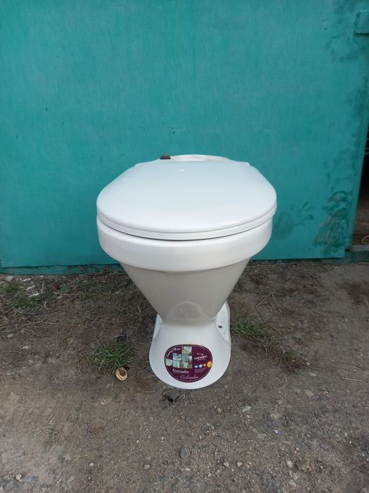 Продается  унитаз.