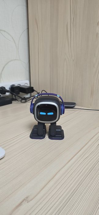 Робот Emo с чатом GPT