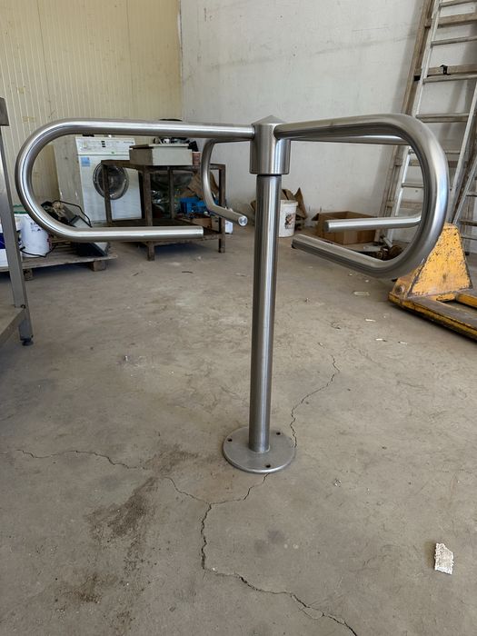 Вход изход въртяща стойка