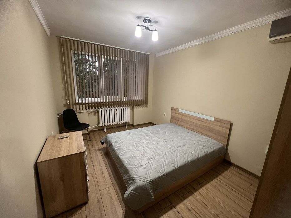 Продава се Тристаен апартамент в Плевен, Сторгозия - 58 кв.м за 1983 €/кв.м - Снимка #2