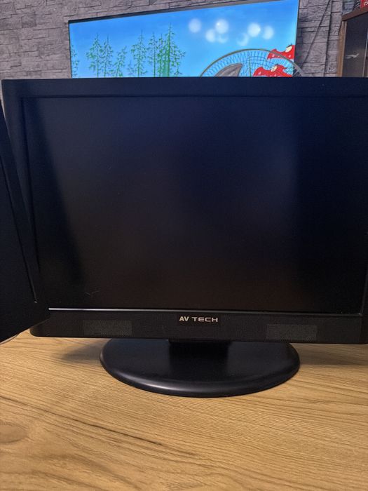 Мониторы lg и av tech 3 шт