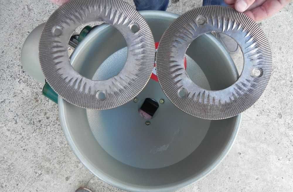 Moara cu pietre pentru faina grau orez naut porumb cereale 2.5kW