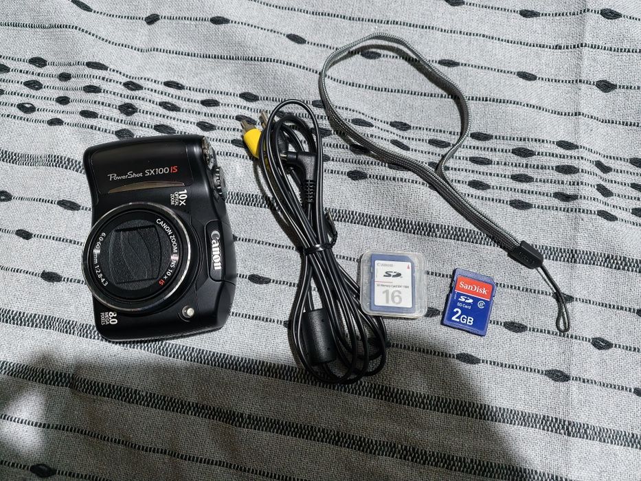 Canon PowerShot SX100 is