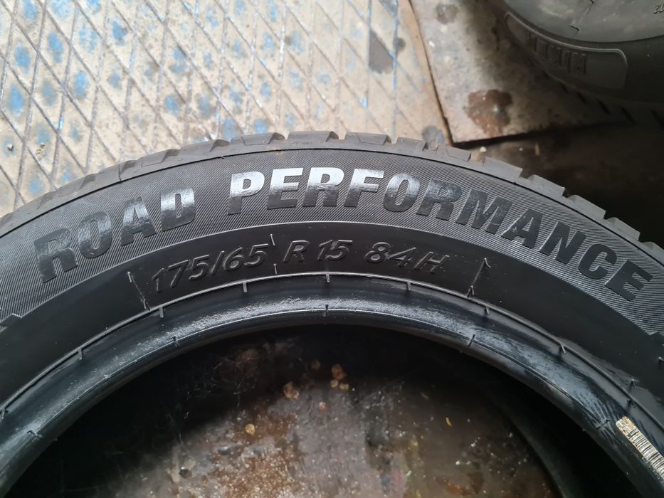 Doua anvelope noi Riken 175-65-15