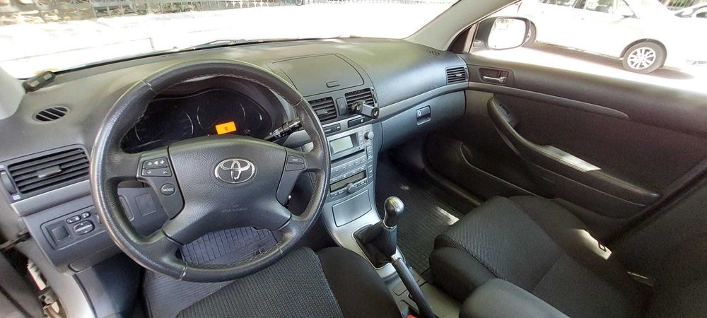 autoturism Toyota Avensis