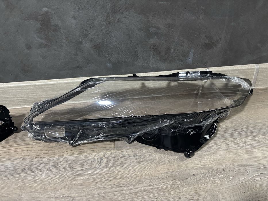 Стекла фар камри 70/75