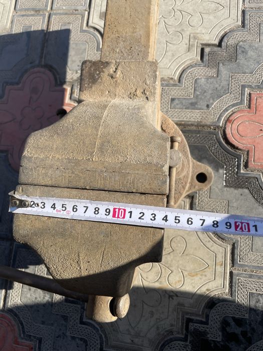 Тиски советские большие