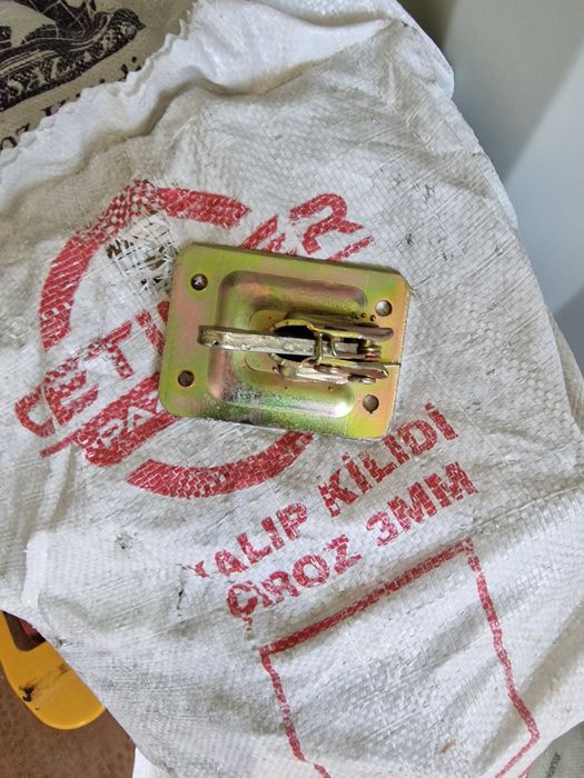 ДОКИ , КОФРАЖНИ строителни платна трислойни и елементите към тях