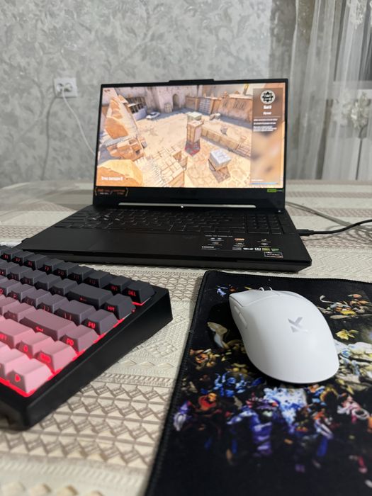 Продаю игровой ноутбук со всеми девайсами
