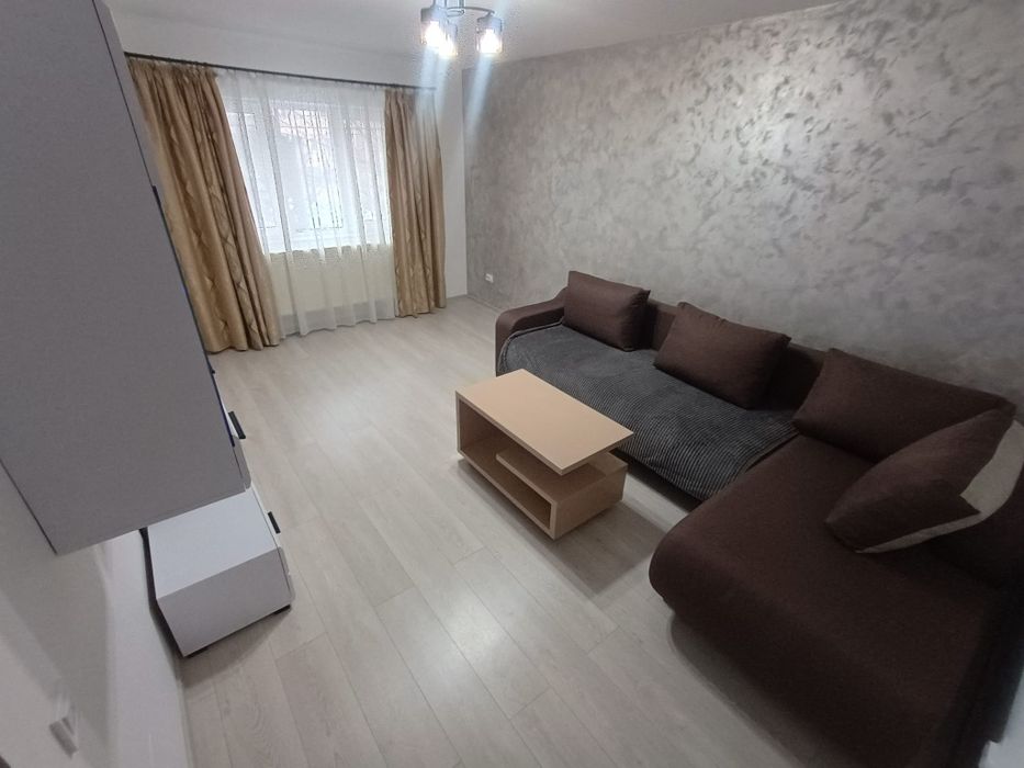 Inchiriez apartament 3 camere