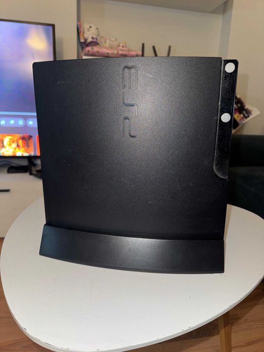 PS3 Slim + 12 игри и стойка / Playstation 3 Slim
