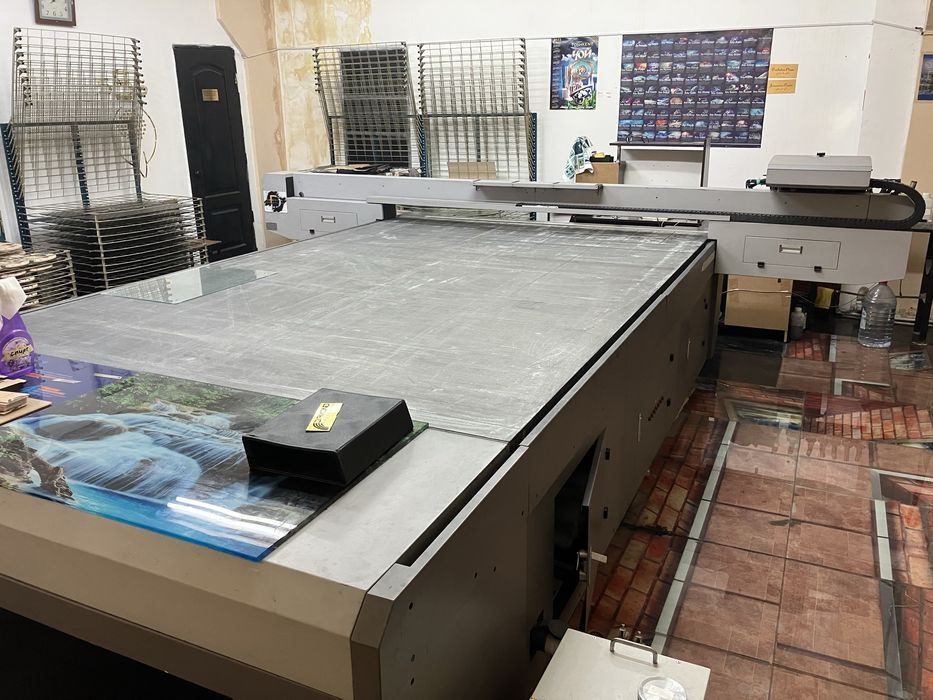 УФ принтер.