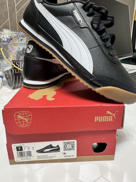 Продоется кроссовки