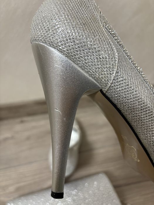 Комплект обувки с чанта