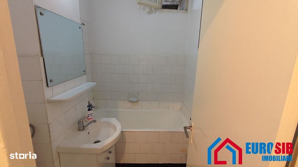 Apartament 2 camere decomandate in Sibiu str Rahovei