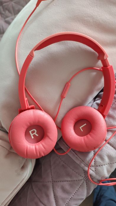 Vând căști Philips roșii în stare foarte buna