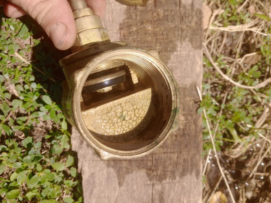 Продам кран латунный