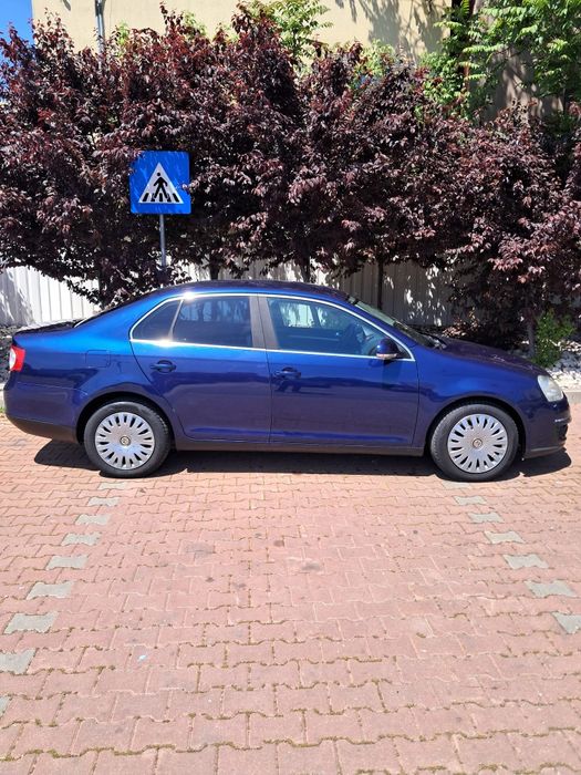 Volkswagen Jetta 1.6 Benzină 2008 • 200.000 km • Fiabilă și întreținută