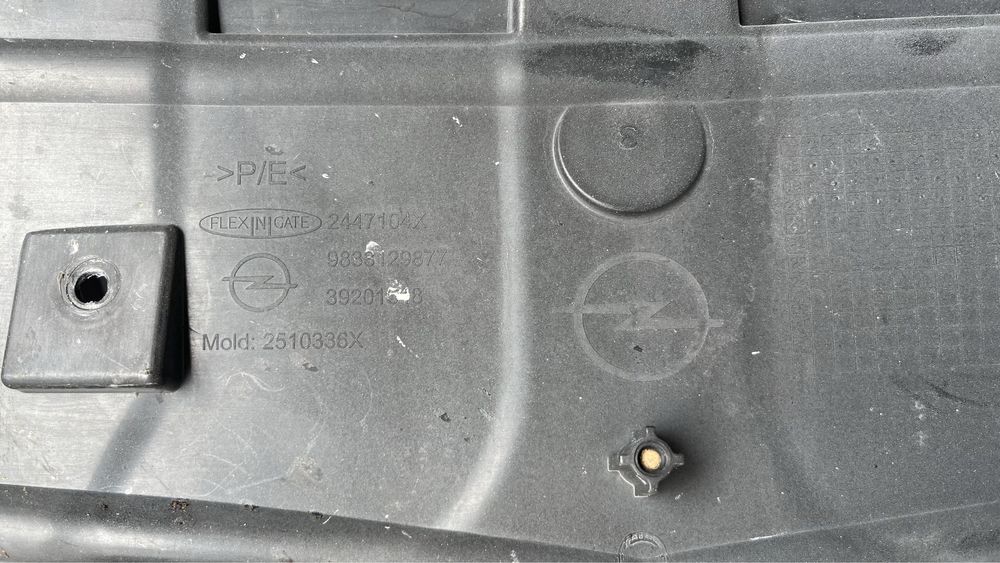 2 броя горна броня Opel Zafira/Vivaro/Citroen Jumpy