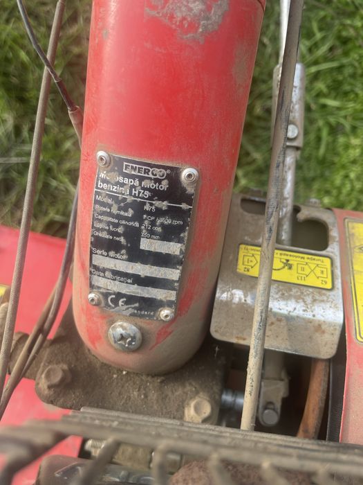 Vand motosapa cu tot cu remorca