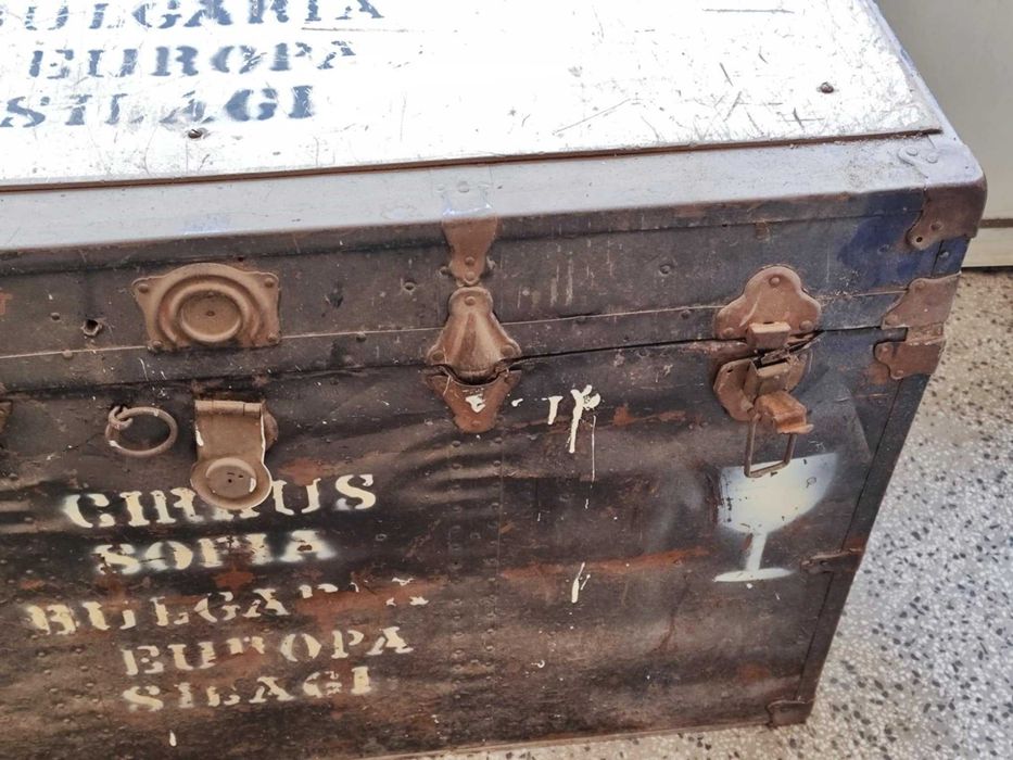 Стар сандък два броя